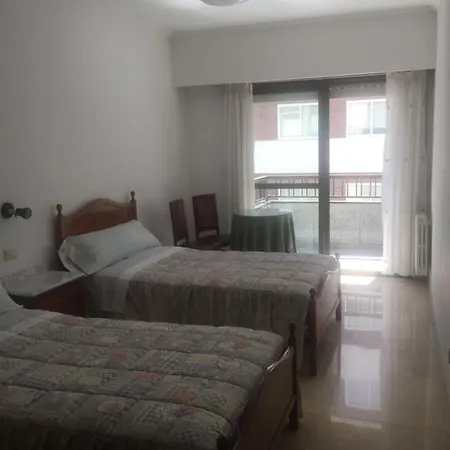 Residencia Universidad 3* Ουρένσε