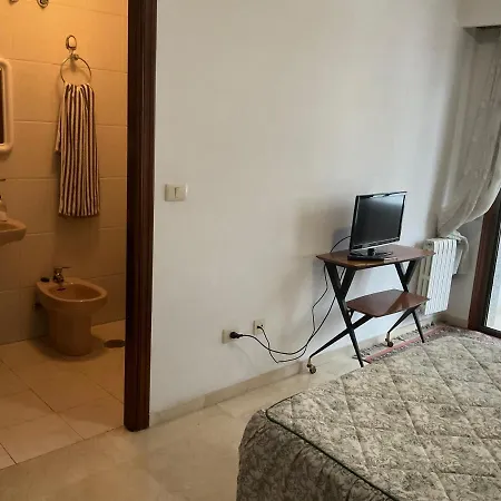 Residencia Universidad Guest house *